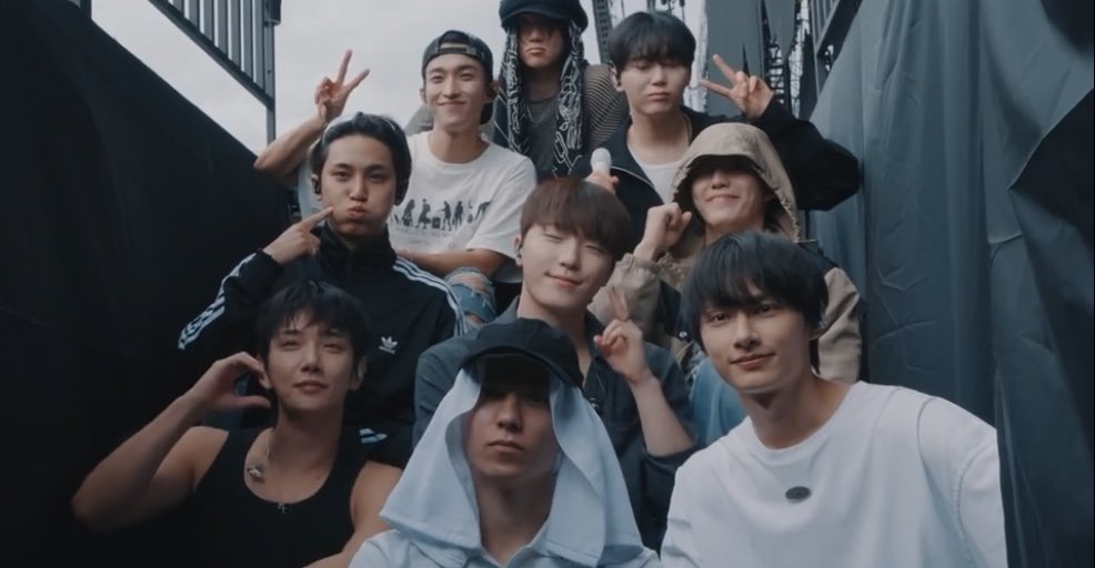 𝑿𝒖 tweet media