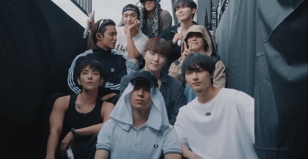 𝑿𝒖 tweet media