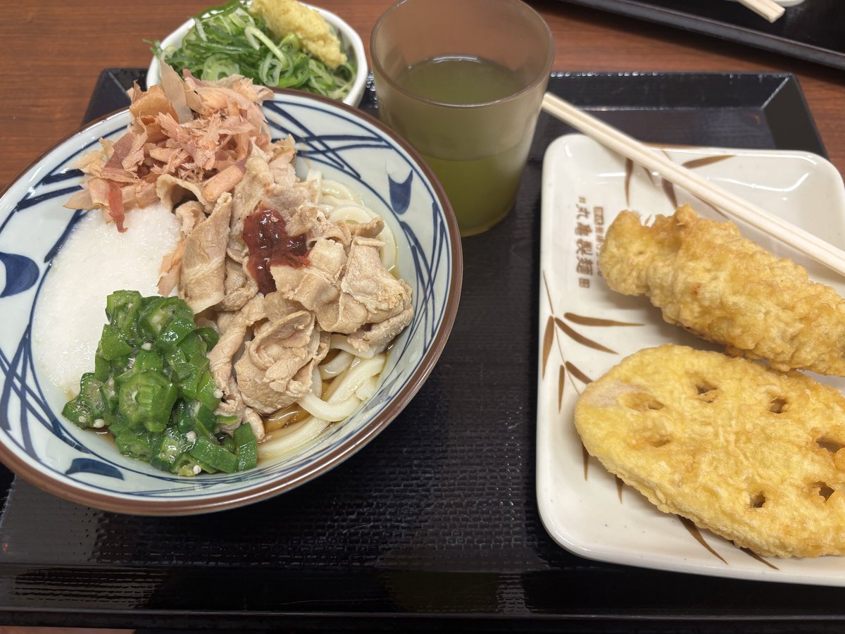 Michan101423's tweet image. 昼に高校の同級生と丸亀行ってきた！！
うまうまだったよ❤️
#丸亀製麺 #期間限定 #うま