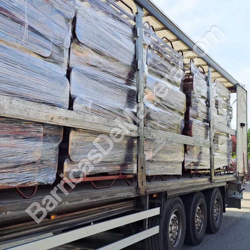barricasmadera's tweet image. 🚛 We’ve loaded a truck with used metal racks for wine barrels 225L, freshly cleaned and ready to use.

If you need a similar truckload, we have more units available. Feel free to contact us!

#bodega #destilería #vino #barricas #winery #distillery #wine #barrels #cave #fûts