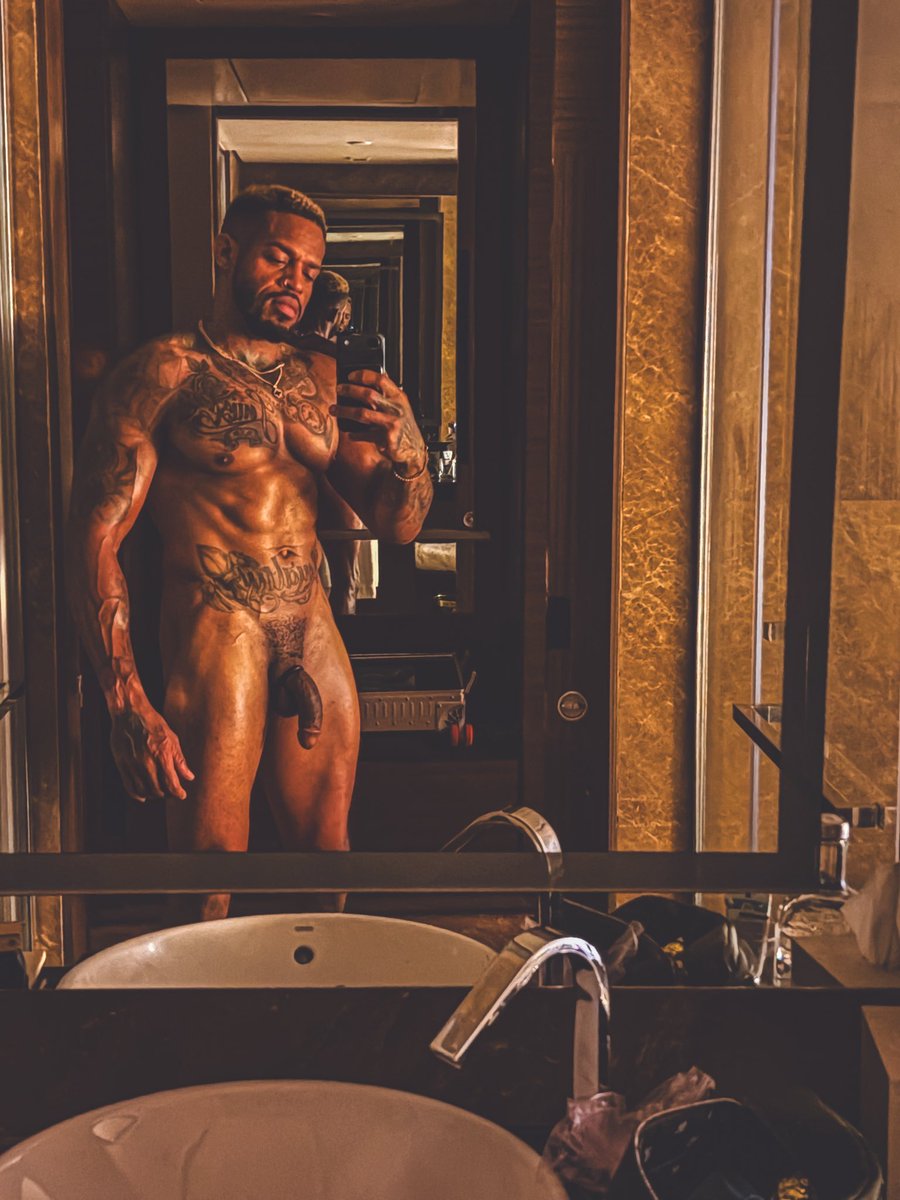 KingJones504's tweet photo. I’m loving my progress and truly comfortable in my body https://t.co/IfKQjvSzqe