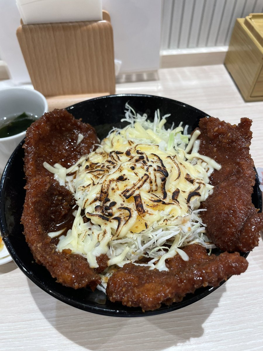 ハリー tweet media