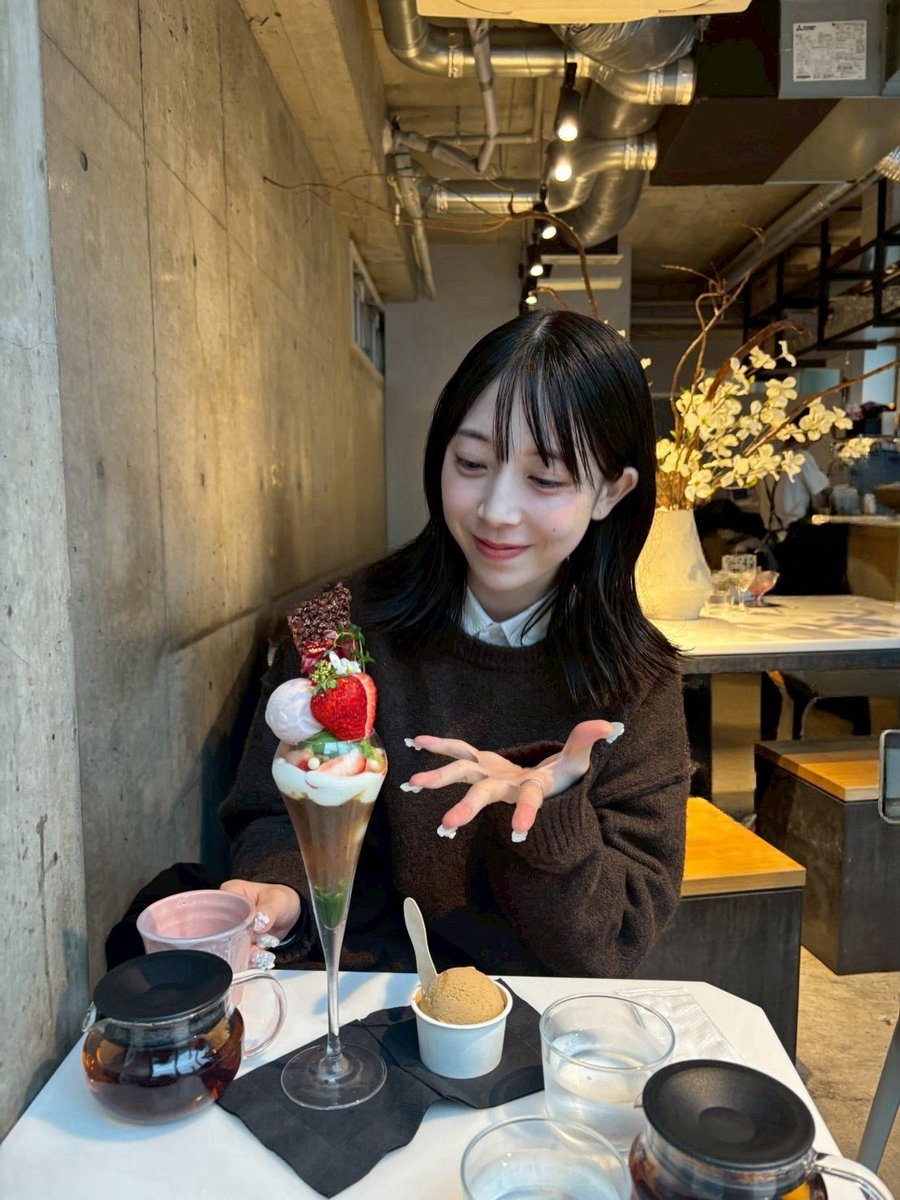 雨の日はパフェ食べよう🍓