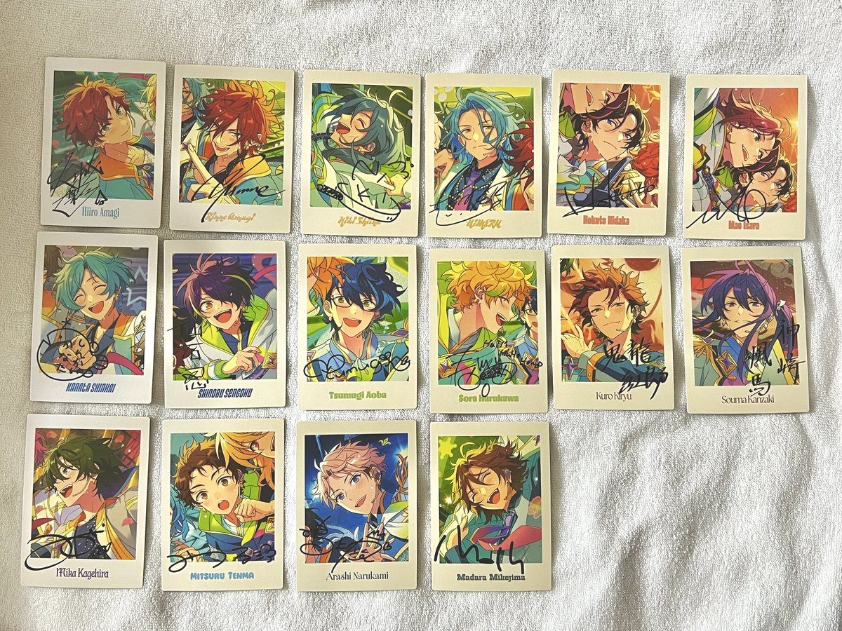 3917_ao's tweet photo. @cororomeron 初めまして、検索から失礼いたします。
画像の10周年ぱしゃっつを所持しているのですが、当方の【一彩、奏汰、忍】と、きゃな様の【渉、桃李、マヨイ】を都内手渡しにて交換していただくことは可能でしょうか。
お手数���おかけしますが、ご検討のほどよろしくお願いいたします。 https://t.co/P2B24dTIZq