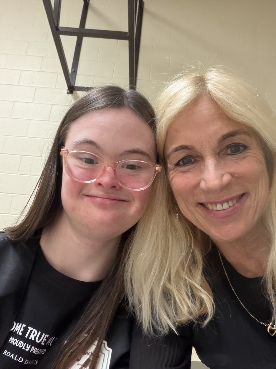 DCTMusicStudio's tweet image. 🎶❤️🎶 Behind the scenes Matilda Jr. fun with our Dreams Come True Music Studio! It’s more than music…it’s a beautiful family! #inclusion #AbilitiesFirst #singyoursong