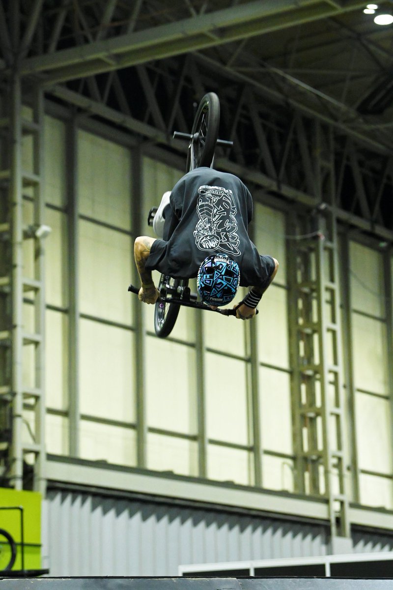 Fusion__Extreme's tweet photo. Big vibes at the NEC Birmingham 🚲🔥

Our shows brought BMX flatland and MTB trials action to the stage—non-stop skill, balance, and crowd energy all day.

What a venue, what a crowd. Until next time 👀 https://t.co/oNBSgvUOW5