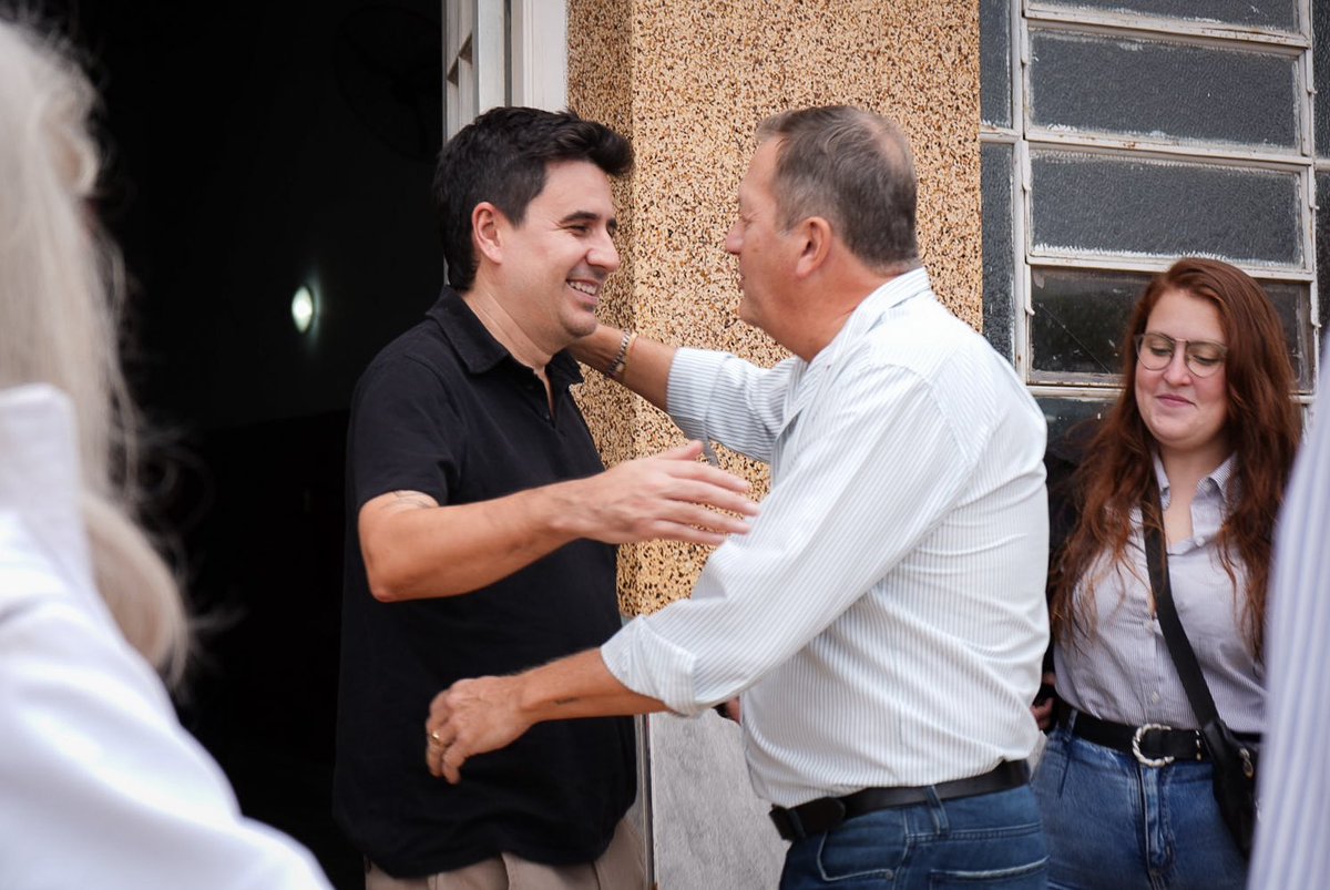 eduardotoniolli's tweet photo. Cerramos la recorrida de dos días por nuestro norte santafesino en San Cristóbal, reunidos con el intendente Marcelo Andreychuk, su gabinete, concejales, el ex intendente Rodolfo Keller y compañeros de Festram, de la Unión Ferroviaria y de Amsafe. https://t.co/8HiVFMccSC