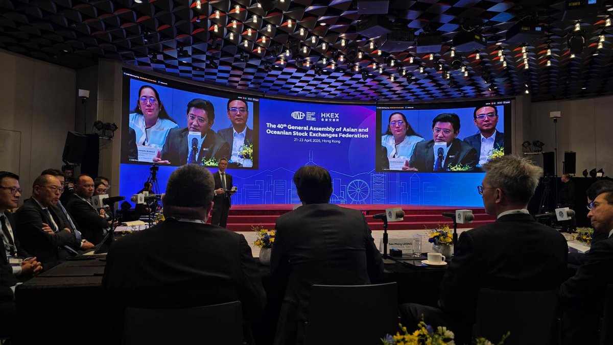 SET_Thailand_EN's tweet image. #SET President Asadej Kongsiri shared progress of the #JUMP+ program and Bond Connect Platform in the 40th ##AOSEF Annual Meeting hosted by @HKEX, while SEVP SORAPHOL Tulayasathien joined the panel on retail investor adoption across the region.