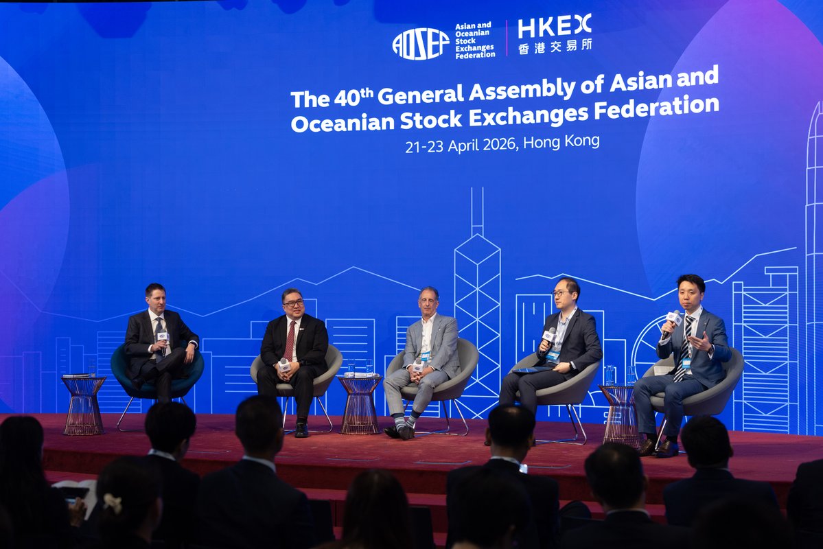 SET_Thailand_EN's tweet image. #SET President Asadej Kongsiri shared progress of the #JUMP+ program and Bond Connect Platform in the 40th ##AOSEF Annual Meeting hosted by @HKEX, while SEVP SORAPHOL Tulayasathien joined the panel on retail investor adoption across the region.