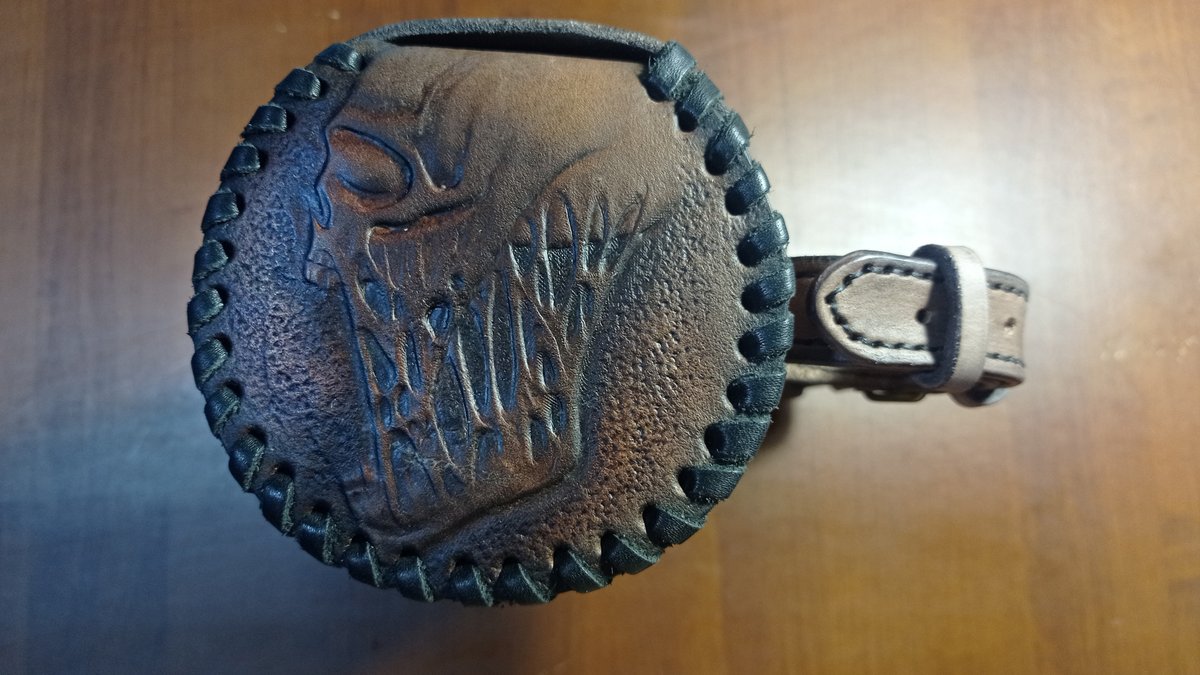 przd1's tweet image. avito.ru/sankt-peterbur…
Кофр-бочонок на вилку байка. Ручная работа. Натуральная кожа с холодным ручным тиснением. 
В наличии и под заказ.
#leathercraft