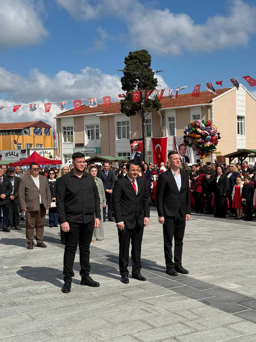 AkPartiIpsala's tweet photo. 106 yıldır, hep birlikte gururla!

🇹🇷 23 Nisan Ulusal Egemenlik ve Çocuk Bayramı'nın 106. yıl dönümünü dolayısıyla, Cumhuriyet meydanında düzenlenen çelenk sunma ve kutlama programına katılım sağladık.
+++ https://t.co/MGggtPQluK