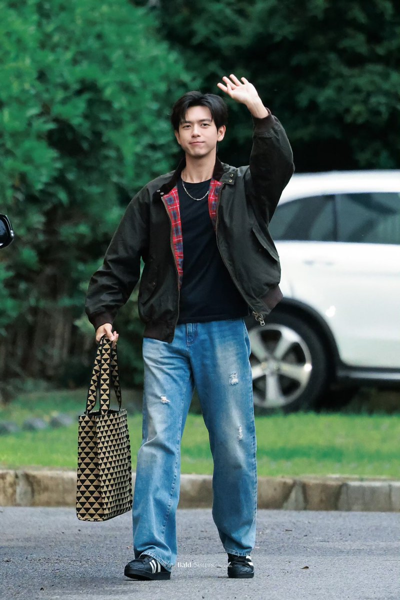 li xian 李现 source tweet media