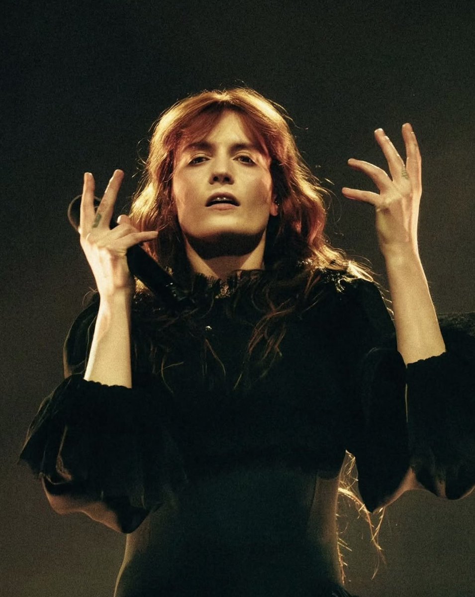 veronica ✨🔮 tweet media