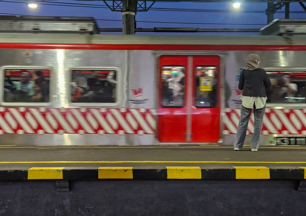 fazri91's tweet image. Di daop mana pun, @CommuterLine jadi andalan.

📱: #withGalaxy @samsungID Galaxy S23
      @Snapdragon 8 Gen 2 for Galaxy

#ShotOnSnapdragon #SnapdragonInsiders #SMID #SamsungMembers