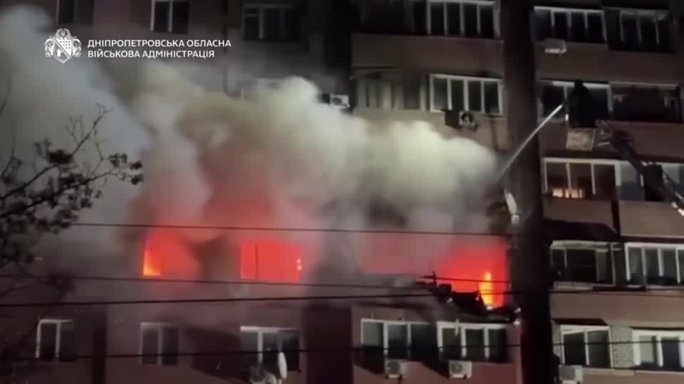 MaxWill83744534's tweet image. 🚨Guerra na 🇺🇦: Ataque a prédio deixou 7 pessoas feridas na Ucrânia.

Na Rússia, uma pessoa morreu em um ataque com drone contra instalações industriais em Novokuibyshevsk. #UkraineWar #Russian #Invasion #Europe #war #Conflict #Kyiv #Moscow #Ukranian 

🗞️ Reuters