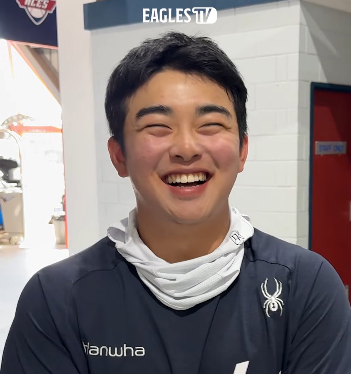 지금 2,3,4 다 홈런쳐서 이빨만개함