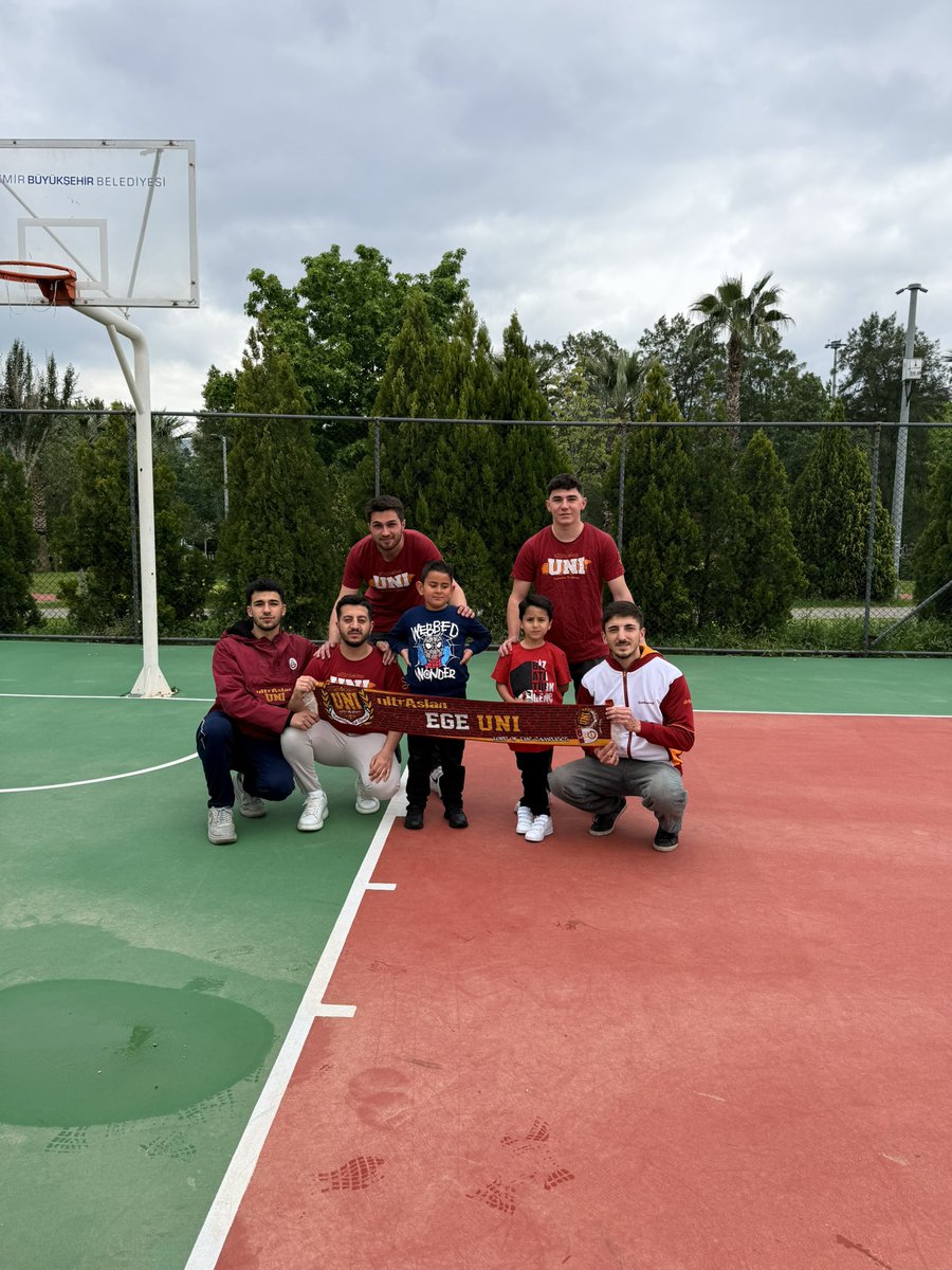 uA UNI EGE tweet media