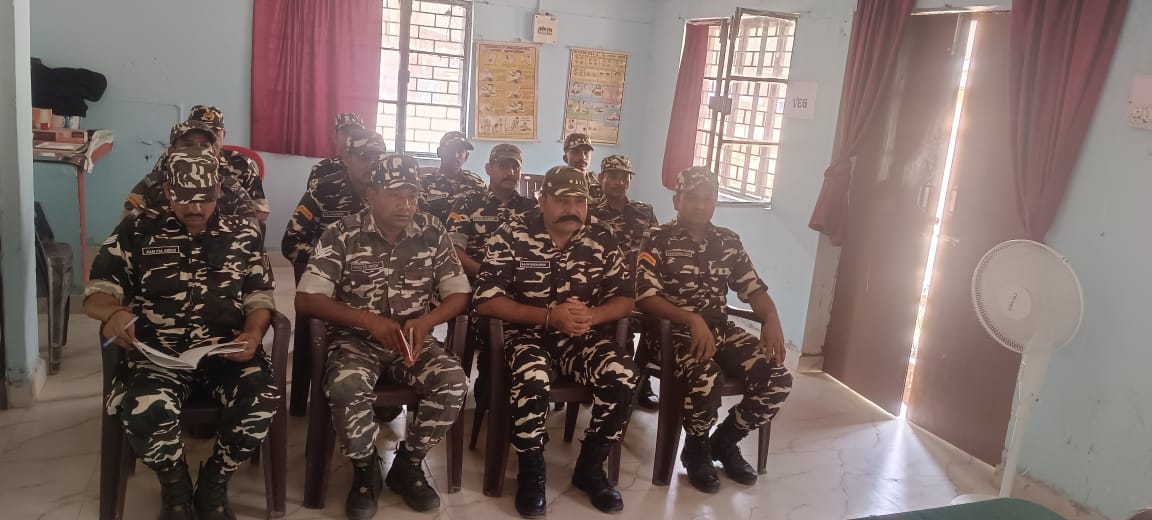 9BnSSB_INDIA's tweet photo. iGOT प्रशिक्षण सत्र में जवानों ने ज्ञान और कौशल को निखारते हुए कर्तव्य को और प्रभावी बनाने की दिशा में प्रेरक कदम बढ़ाया।
#SSB_INDIA
 #SSBSHQGKP #SSBFTRLUCKNOW
 #iGOT
 #TrainingSession #CapacityBuilding #ProfessionalExcellence #SeemaSuraksha 
#NationFirst https://t.co/JoiRZfC5XO