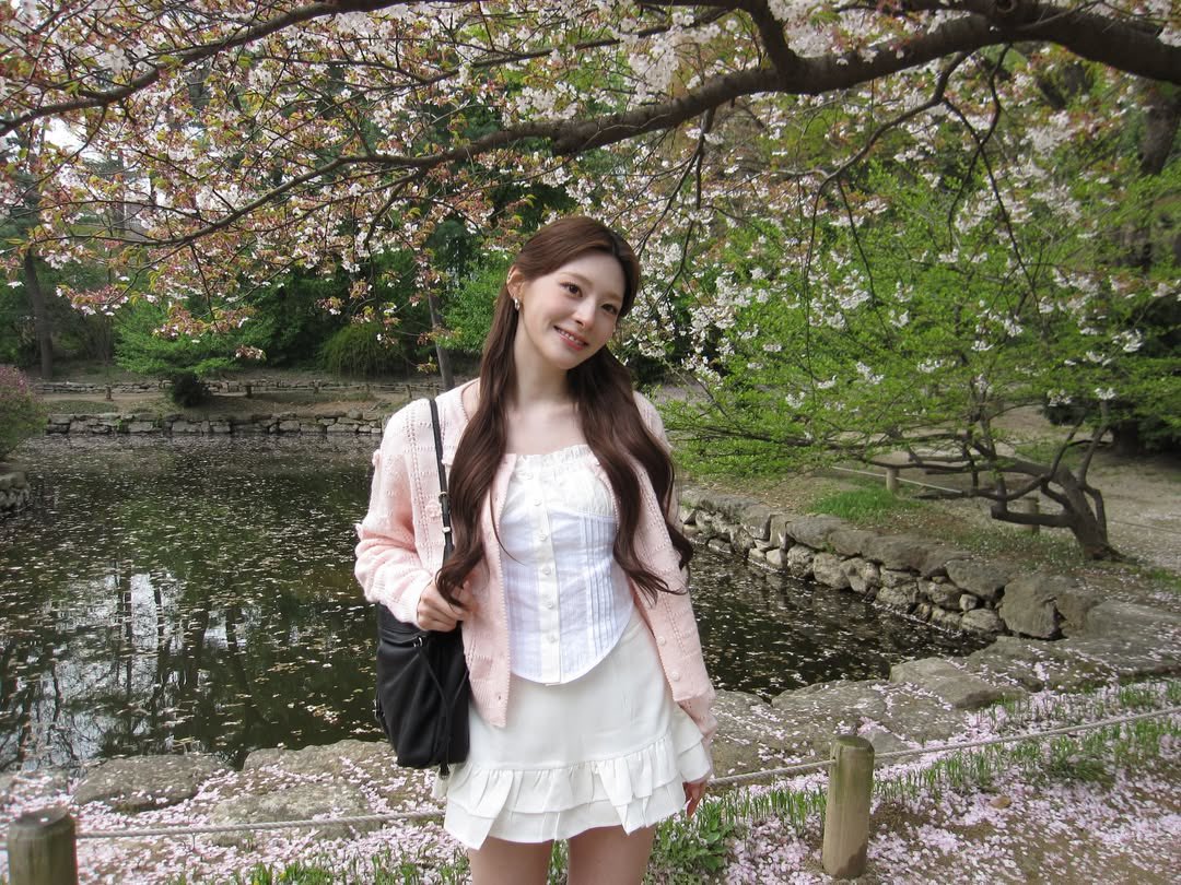 swithcafe's tweet photo. i.m.princesseun instagram update 
#SEEUN #세은 https://t.co/nIKspeGnev