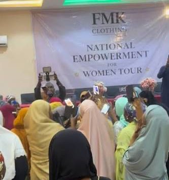 Farida Musa Kalla, CEO FMK clothing is on a tour of Nigeria, the entire 36 states and the FCT. In every state, she is going to empower 10 business women with 1 million naira each, under “FMK National Empowerment For Women”

370 million naira in total.
This is massive.

Also she