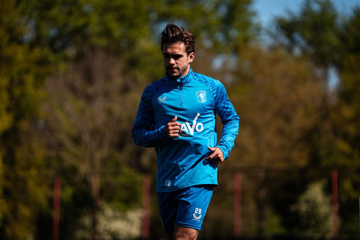 fctwente's tweet image. ⚽️🔴

#FCTwente | #Training