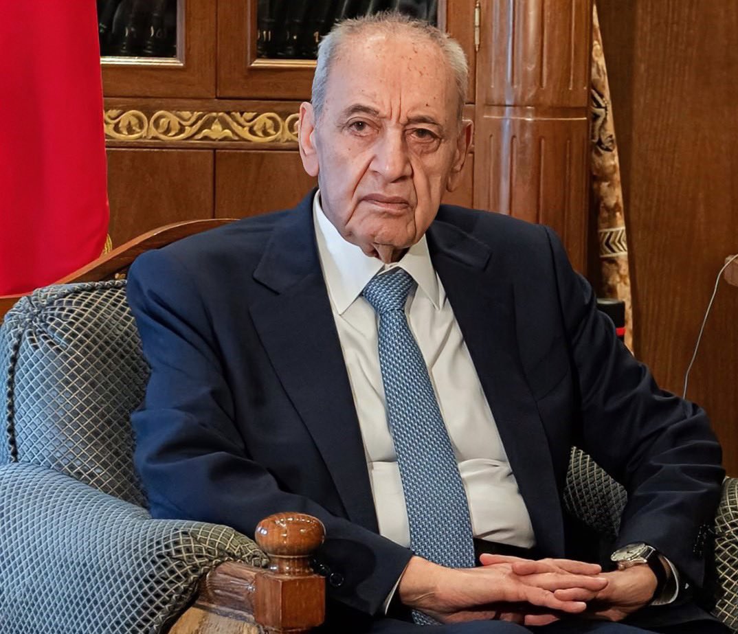 قدم رئيس مجلس النواب الاستاذ نبيه بري التعازي بإستشهاد الإعلامية آمال خليل ولهذه الغاية أجرى الرئيس بري اتصالاً هاتفياً بعائلة الشهيدة آمال وبرئيس تحرير صحيفة الاخبار إبراهيم الأمين معزياً ومستنكراً الجريمة التي ارتكبتها قوات الإحتلال مع سبق الاصرار والترصد بحق الاعلام والكلمة من