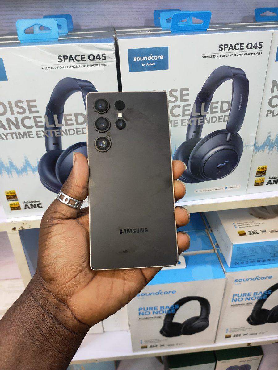 Tech__Unchained's tweet photo. Samsung s25 ultra 256gb available 
1m https://t.co/6flQvEjuct