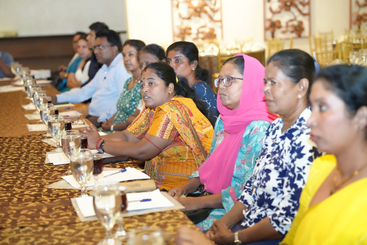 UNFPASriLanka's tweet image. Community leaders, CSOs &amp;amp; local officials convened in Gampaha for the final Joint Advocacy Dialogue, organized by @UNFPA &amp;amp; @ADTSriLanka.

Participants identified key #SRHR &amp;amp; #GBV priorities and discussed advocacy actions to strengthen social cohesion.

@ILOColombo