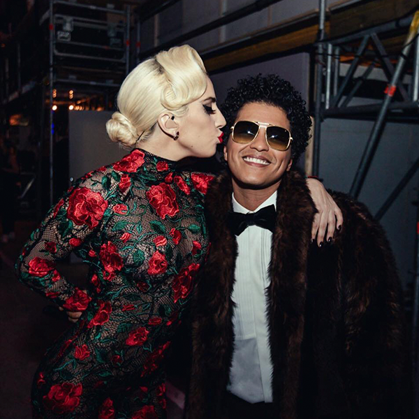 RDT Lady Gaga tweet media