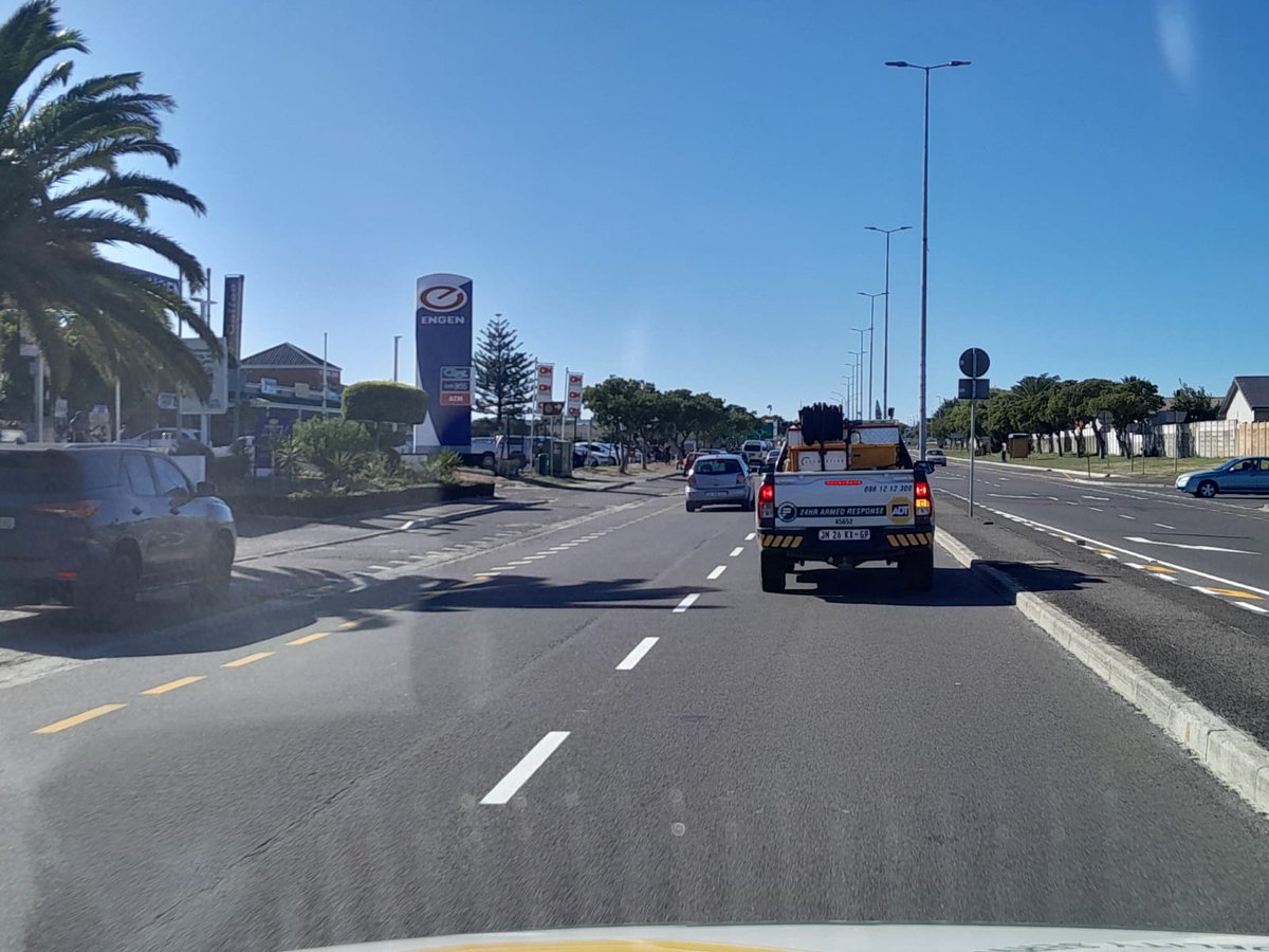 Fidelity_Secure's tweet image. Patrols are underway in Bothasig by our Fidelity SRU team. 

We promise to always be there for you and to safeguard and protect your communities. We Are Fidelity, security you can trust! 

#FidelityADT #Durban #SecurityPatrol