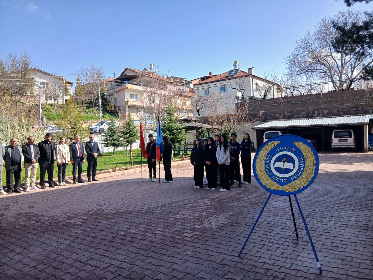 ozvatanmem's tweet photo. 23 Nisan Ulusal Egemenlik ve Çocuk Bayramı münasebetiyle Çelenk Sunma Töreni gerçekleştirildi.

@tcmeb @ozvatankymkmlk @kayserimem
@CoskunESEN57 @unalcolak38 @okanakyl https://t.co/sL6txJIj0l