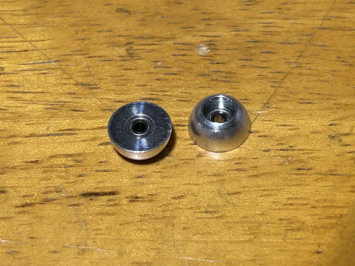 yama_P_H's tweet image. 気になってだので、EDMさんのBASEから11㎜アルミベアリングローラーのボウルタイプを買ってみました^_^

#EDM
#BASE
#ミニ四駆