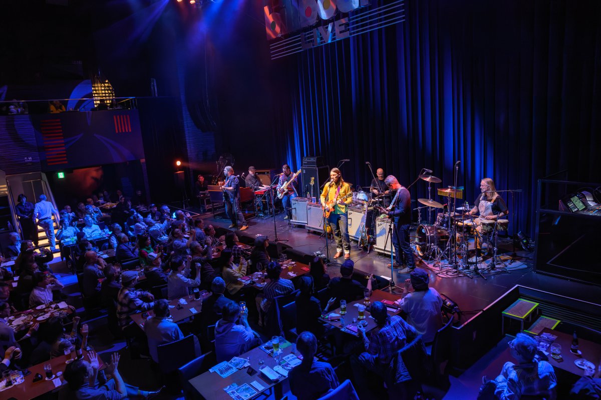 billboardlive_t's tweet photo. 【Live Photo】
先月開催された『The Allman Betts Band』東京公演のライブ写真が到着📸

現代のギター・ヒーローとして名を馳せるデヴォン・オールマンとデュアン・ベッツが結集し、満員御礼のビルボードライブ東京に登場✨

オールマン・ベッツ・バンドの楽曲はもちろん、オールマン・ブラザーズ・バンドの楽曲も披露。
サザンロックサウンドに酔いしれる特別な一夜になりました🎸

@allmanbettsband #TheAllmanBettsBand 
#billboardlivetokyo