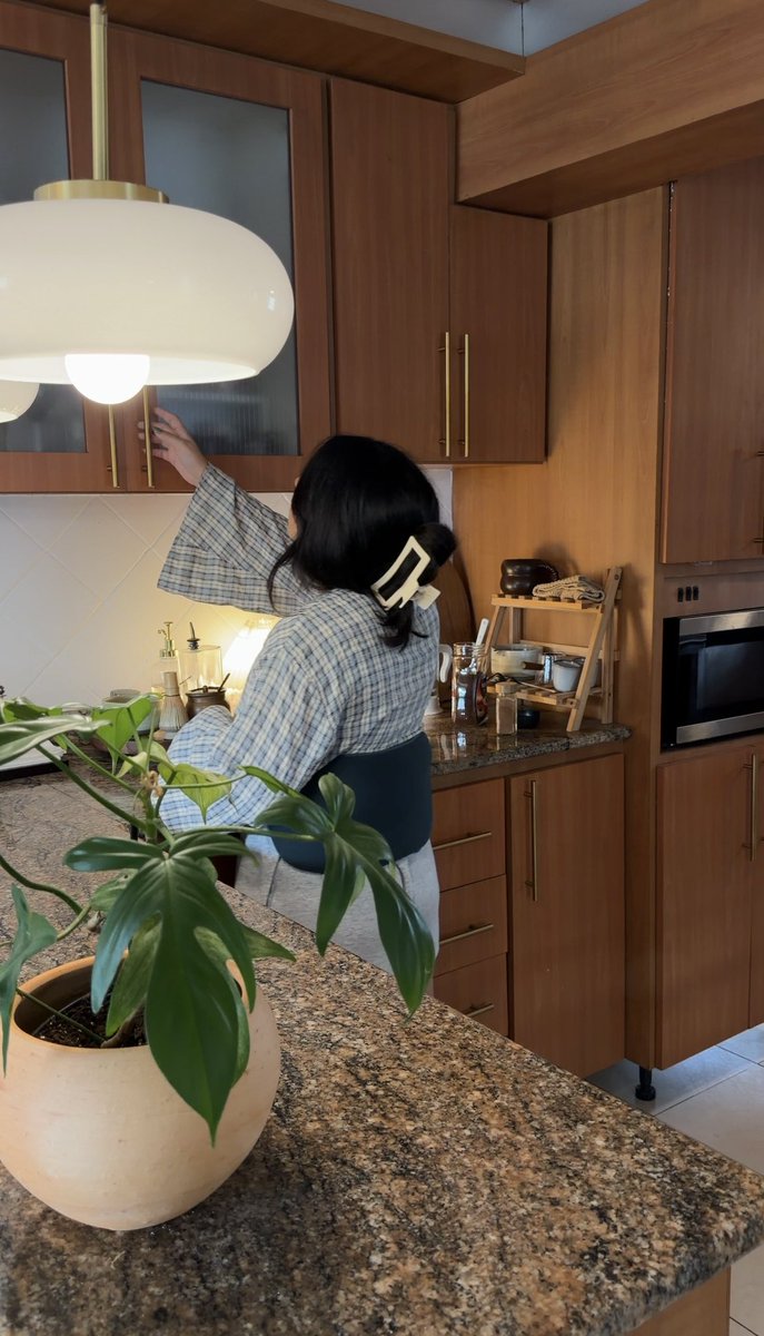mushroomparasol's tweet image. this was for an ad (hence the heating pad) but man i’m loving how my kitchen is coming along 🥹 #firsttimehomeowner