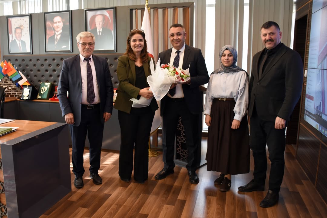 iktm_29's tweet photo. 15–22 Nisan Turizm Haftası kapsamında İl Müdürümüz Nihal Sürmeli ve beraberindeki ekip, Belediye Başkanımız Sayın Vedat Soner Başer’i ziyaret ederek turizm çalışmaları ve etkinlikler hakkında istişarelerde bulundu. Nazik kabulleri için teşekkür ederiz. https://t.co/6mFhYGux8v