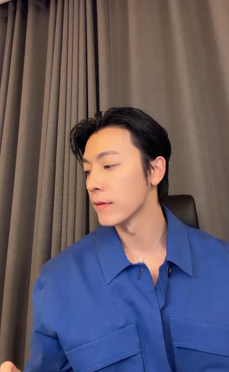 eunhyukietinee's tweet photo. he looks soooo handsome in blue 🥹 https://t.co/C7pO2I3gJP