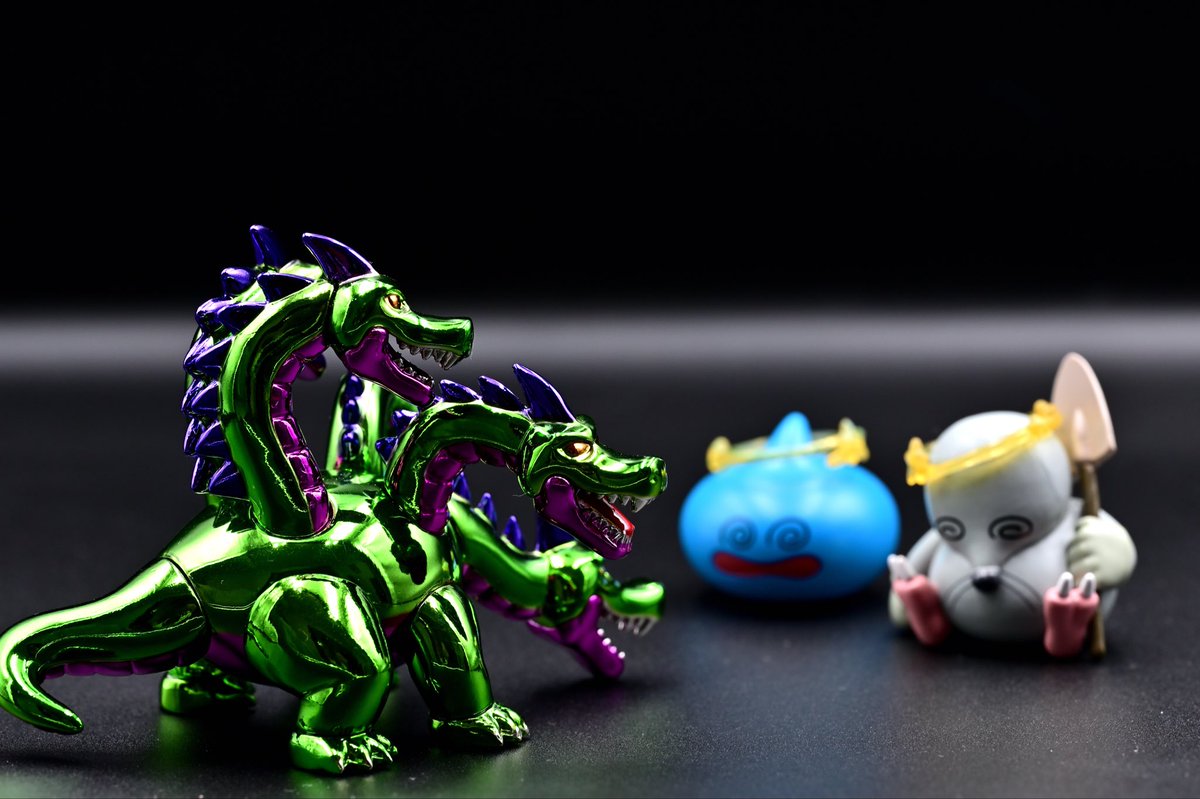 choki_lineage's tweet photo. 禍々しさと美しさが共存するやまたのおろち。
メタリックの輝きが、その威圧感をさらに引き立ててる。

・・・はずなんだけど俺のセンスじゃうまく魅力を引き出せないwww
#ドラクエ #メタリックモンスターズギャラリー https://t.co/kviIUJwAEp
