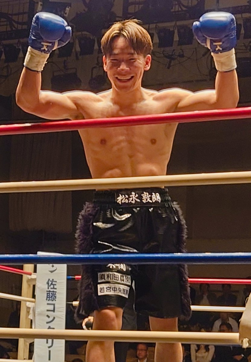 ChibaBoxing's tweet photo. 【雑草魂･春の陣vol.5】
習志野🥊61期・松永敦朗（パンチアウト）が東日本新人王ライト級予選に出場！Mモハメドアリ選手（新日本木村）のキレある攻撃にも臆せず、2RTKO勝ち❗
5/18に試合の59期・古殿涼（ワタナベ）が勝ち進めば――
準決勝で習志野・先輩後輩対決が実現！注目です🔥 #習志野高校 https://t.co/UeNUX9V1yM