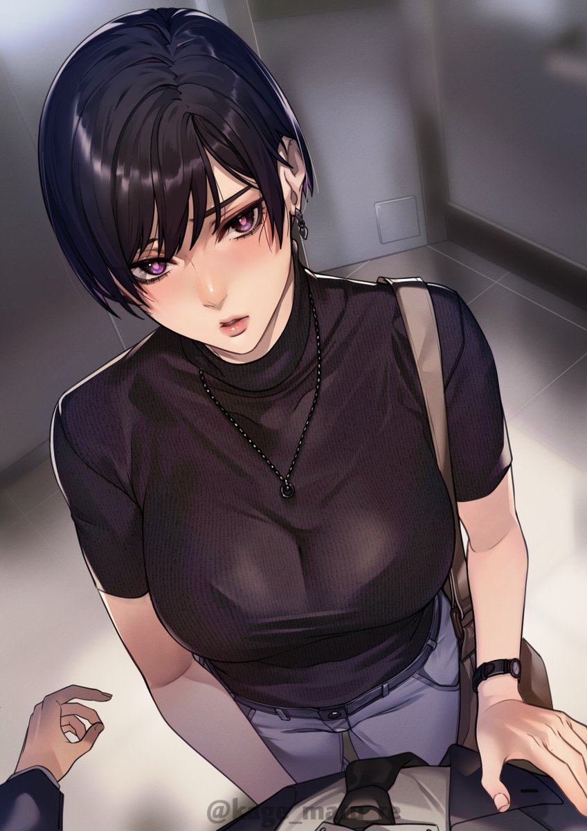 家まで我慢できなかったお姉さん