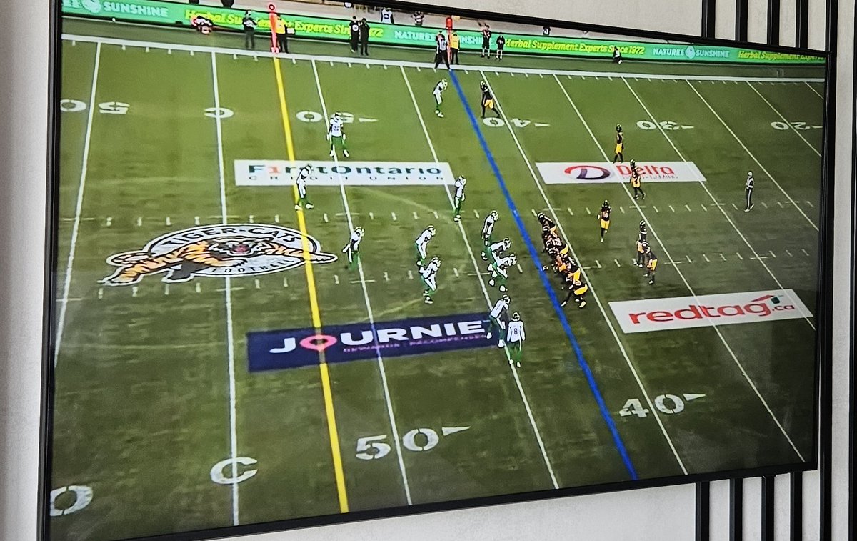 #draftday então é claro que vamos começar o dia assistindo futebol americano