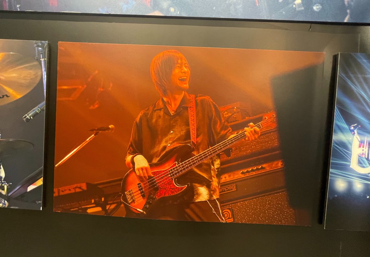 オズ tweet media