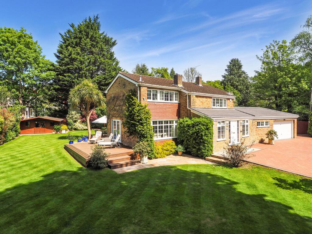 PearsonsEA's tweet image. ✨ For Sale | Winchester ✨
Immaculately presented home. Private gated plot just over a third of an acre. 2700 sq ft of versatile accommodation. Beautifully tended wrap-around garden.

🔗 pearsons.com/properties/sou…

📞 Pearsons #Winchester 01962 853344