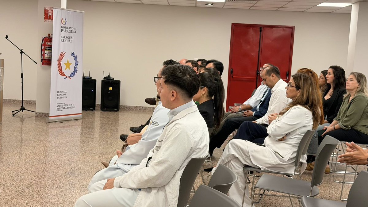anchymartinez's tweet photo. 🏥🇵🇾 Desde el Hospital General de Itapúa seguimos fortaleciendo acciones orientadas a la prevención, diagnóstico oportuno y atención integral en oncología.
Como director del HGI, acompaño estos procesos que permiten seguir mejorando los servicios en beneficio de la población. 🤝 https://t.co/zlcCISQORe