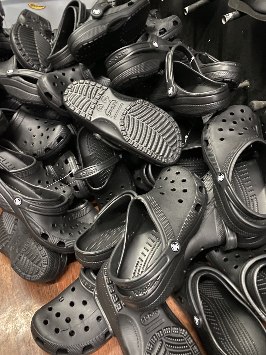 bakul sepatu tweet media