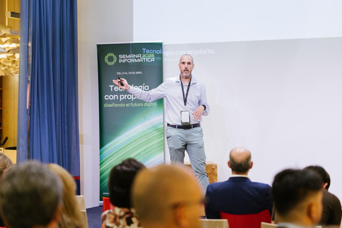 🗣️ “Los grandes retos son que no podemos usar una IA para que nos acredite la edad a partir de nuestra cara, puede tener sesgos y equivocarse. Otro aspecto importante es la privacidad de los datos, no es admisible un sistema que implique exponer la información personal". #SI2026