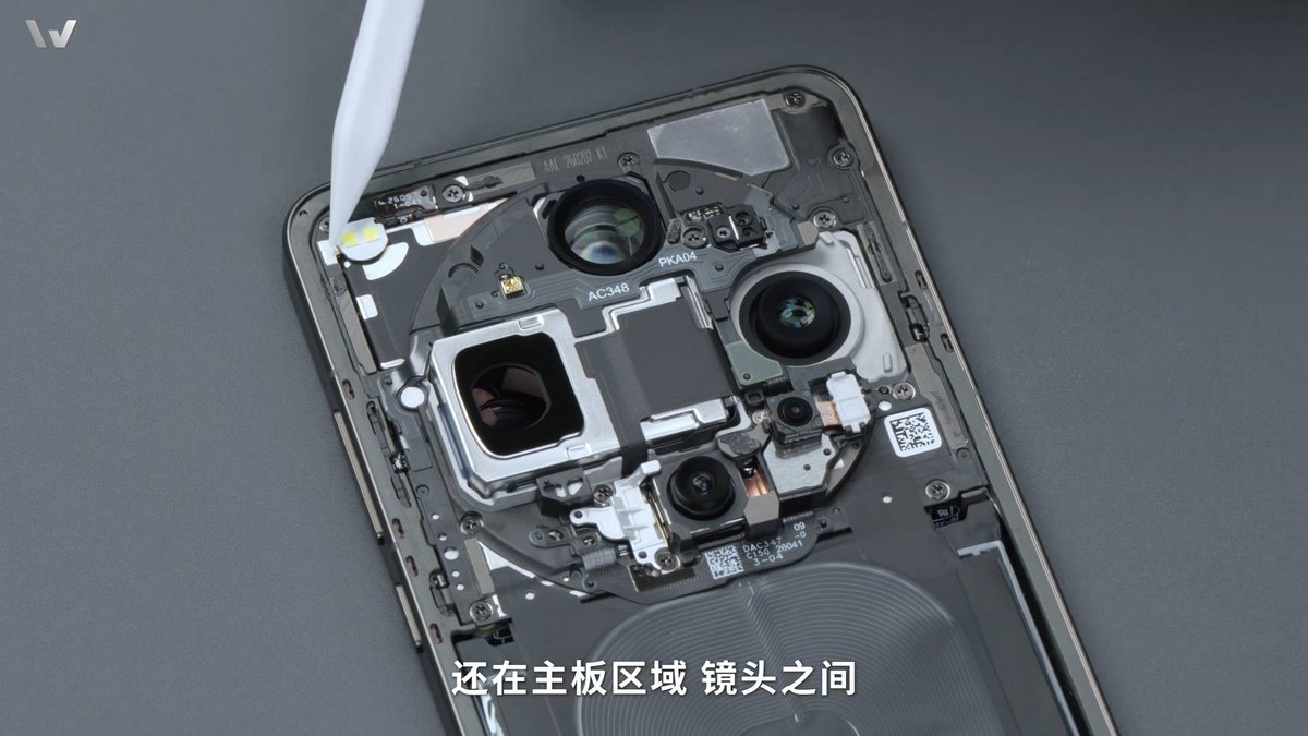 gajetblog's tweet image. もうここまで来たら
“スマホ＝ほぼPC”じゃね？
OPPO Find X9 Ultra
中身が完全に化け物
・Snapdragon 8 Elite Gen5
・2K 120Hz（最大144Hz）
・最大3650nit
・LPDDR5X＋UFS4.1
正直ここまで来ると
スペック持て余すレベル
これ必要？それともロマン？
#OPPO #Android #スマホ