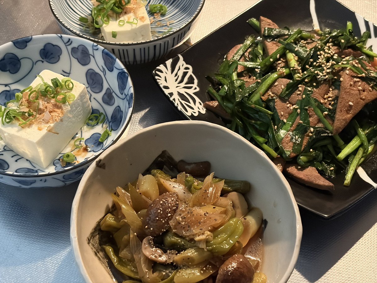 よんこ tweet media