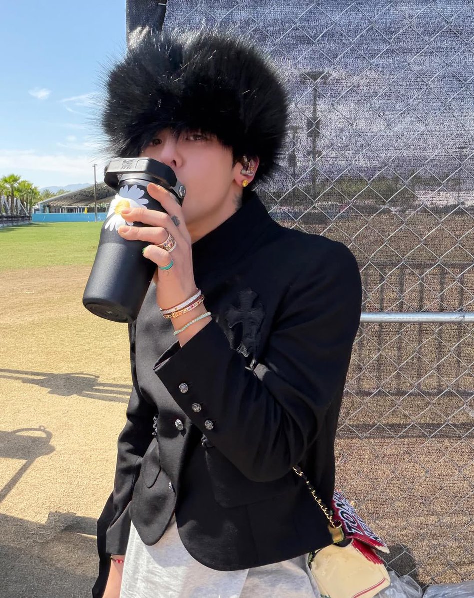 8LO8LO8LOWME
𝗜𝗡𝗦𝗧𝗔𝗚𝗥𝗔𝗠 𝗨𝗣𝗗𝗔𝗧𝗘

📖 Post
📅 23· 04· 26
📸 @lowme
#GDRAGON #지드래곤 <a href="/IBGDRGN/">G-DRAGON</a>