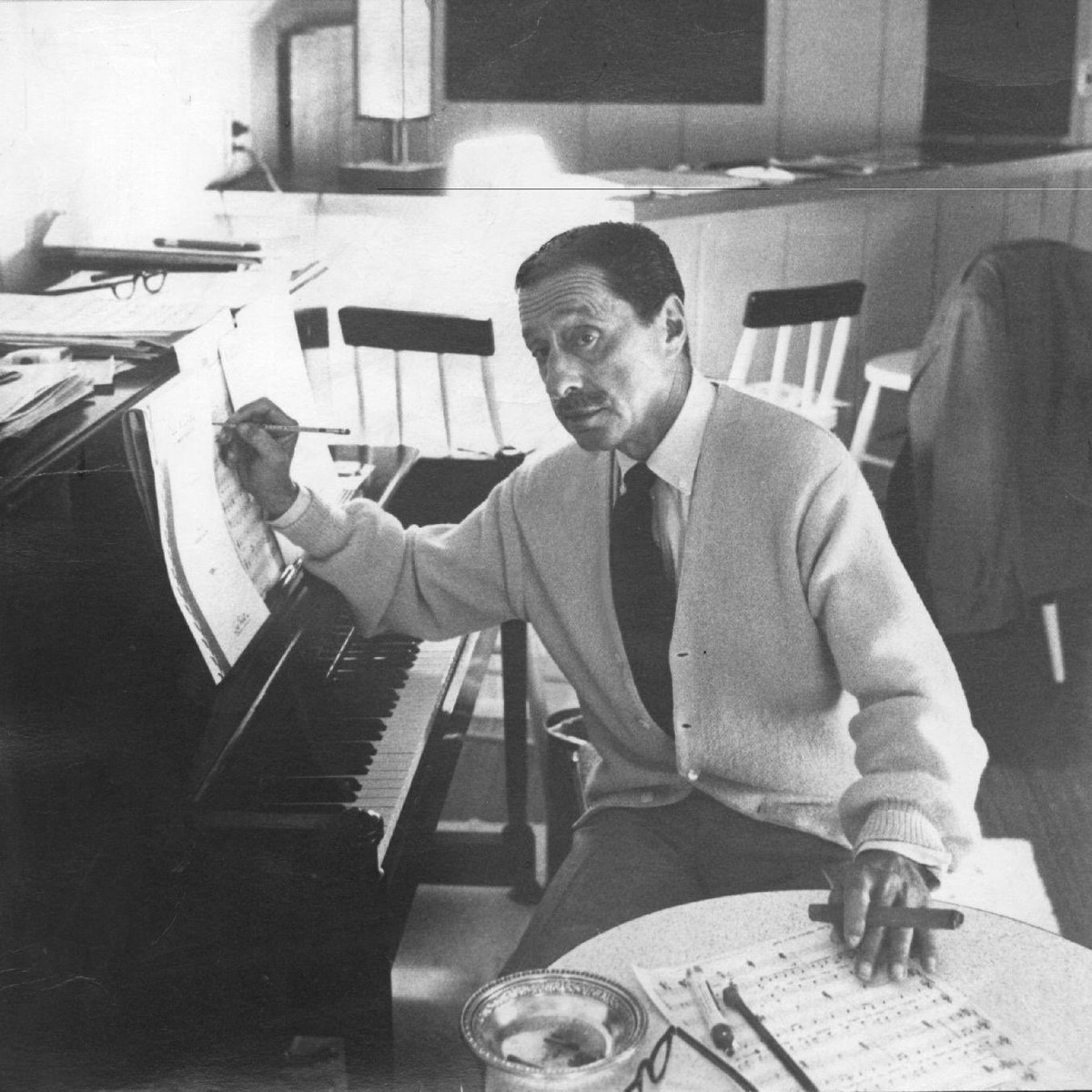 RIPTFF's tweet image. #RIP #OTD in 1986 composer ("Over the Rainbow", "Ac-Cent-Tchu-Ate the Positive", "Come Rain or Come Shine", "One for My Baby") Harold Arlen died of cancer at his Manhattan apartment, aged 81. Ferncliff Cemetery in Hartsdale, New York thefinalfootprint.com/2026/04/23/day…