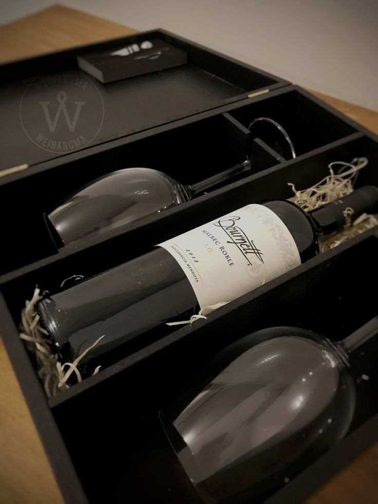 ️️
A gift has been sent by Gio Liquor Store 📦

From   : <a href="/gio_logy/">𝐆𝐈𝐎𝐕𝐀𝐍 𝐄𝐋𝐃𝐑𝐈𝐂 𝐖𝐈𝐋𝐒𝐎𝐍</a>
To        :  <a href="/yeonjcunn/">Yeonjun.</a>

Notes :
Untuk Kiya, semoga suka.

️️